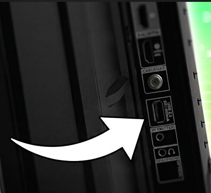 insert usb drive into tv port
